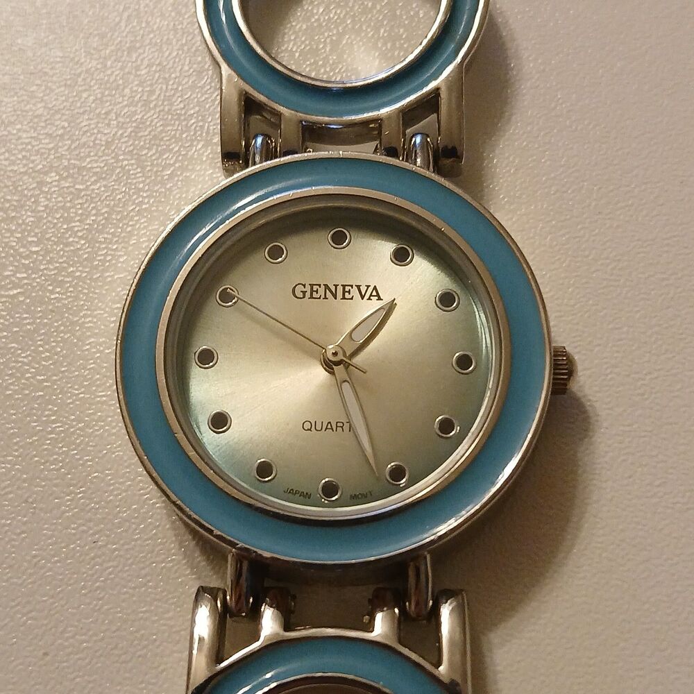 Ladies Geneva Quartz Elegant Round Blue Silver Tone Link Bracelet Watch